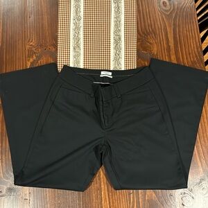 Women’s Black Dockers Mid Rise Curvy Pants 10 Petite